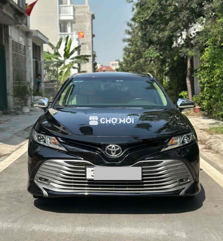 Toyota Camry 2019 2.0G - model 2020 phom mới