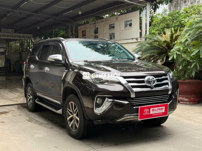 Toyota Fortuner V 2017 2 cầu Nâu