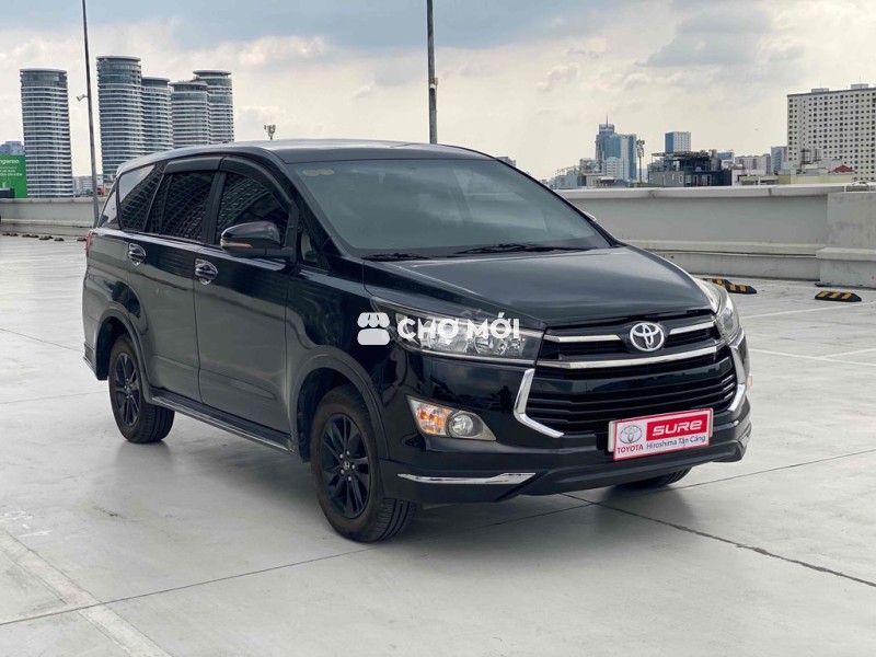 Toyota Innova Venturer 2018 Đen