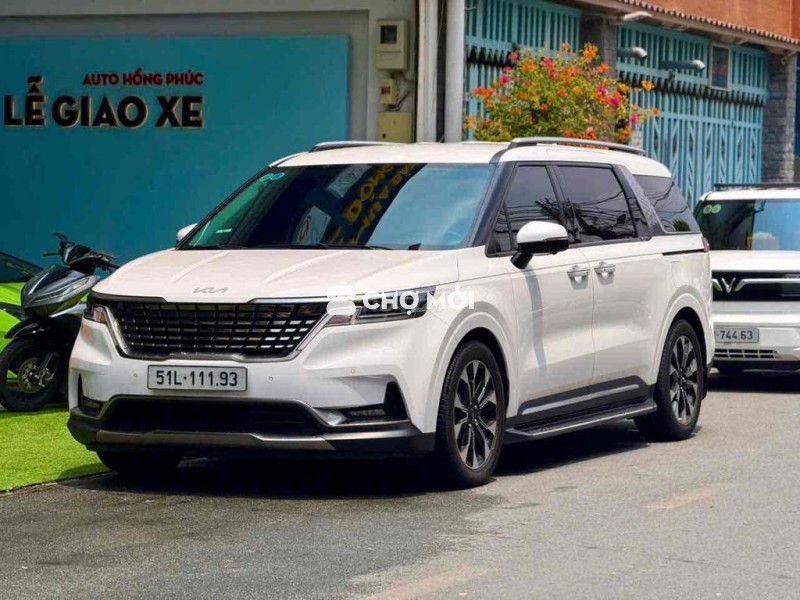 Kia Carnival Premium 2.2D 2023 Trắng Tự động
