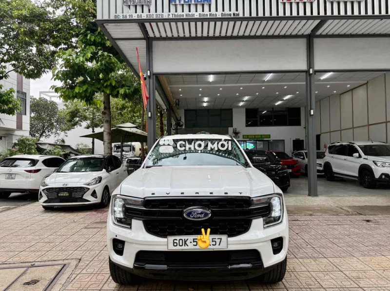 Ford Everest Sport 2024 Trắng 8.000km