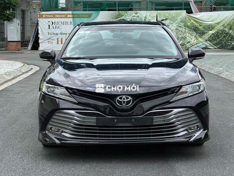 Toyota Camry 2.0G sản xuất 2019 nhập thái lan