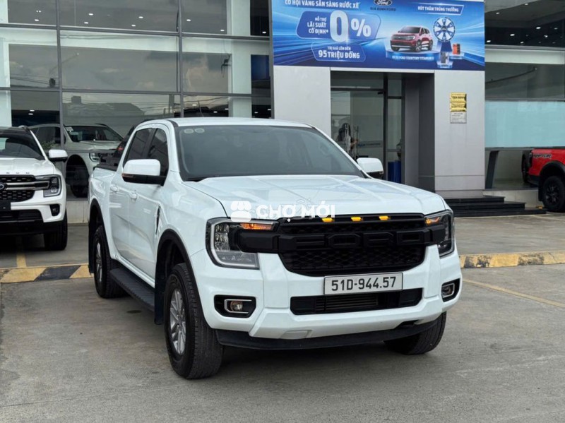 FORD RANGER XLS 4x4 AT 2023 TRẮNG - 11.000 km