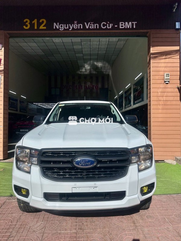 Ford Ranger 2023 XLS Số sàn Trắng