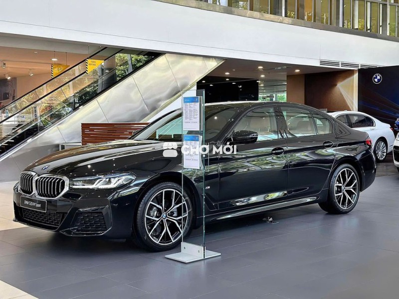 BMW 520i M Sport Đen 5 chỗ