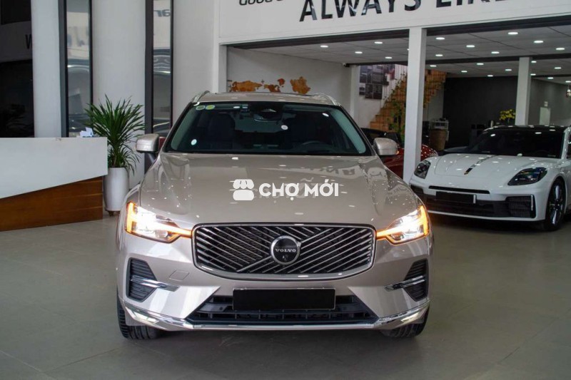 Volvo XC60 Ultra 2026 Vàng Cát 8.800 km
