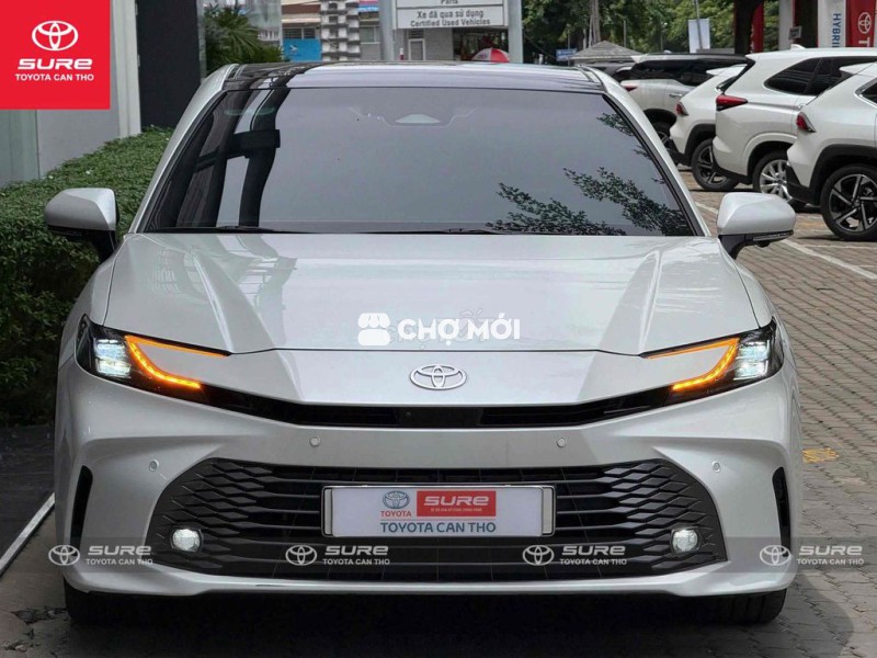 Toyota Camry 2.5 HEV TOP 2025 Chính Hãng