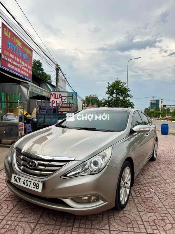 Hyundai Sonata 2010 màu Vàng cát