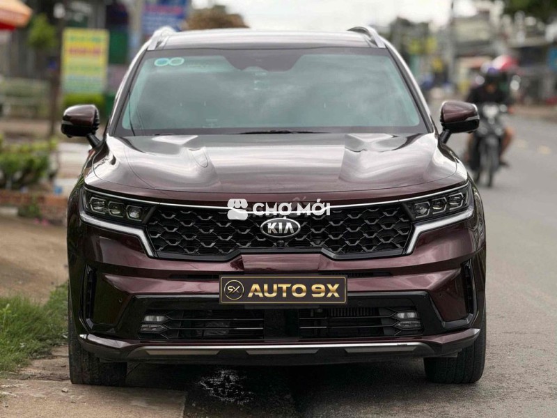 KIA Sorento Signature Full Dầu 2022 - 4v km Đỏ mận