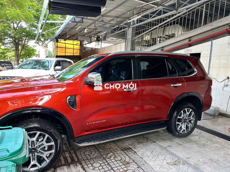 Ford Everest Titanium 2022, bảo hành 2027, vay 75%