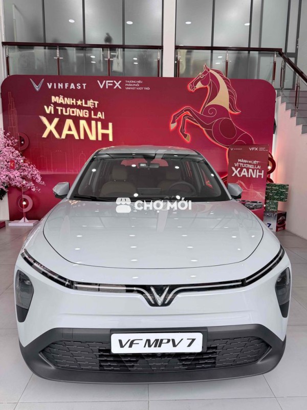 VinFast VF MPV 7, ưu đãi 11% tháng 7 🎉